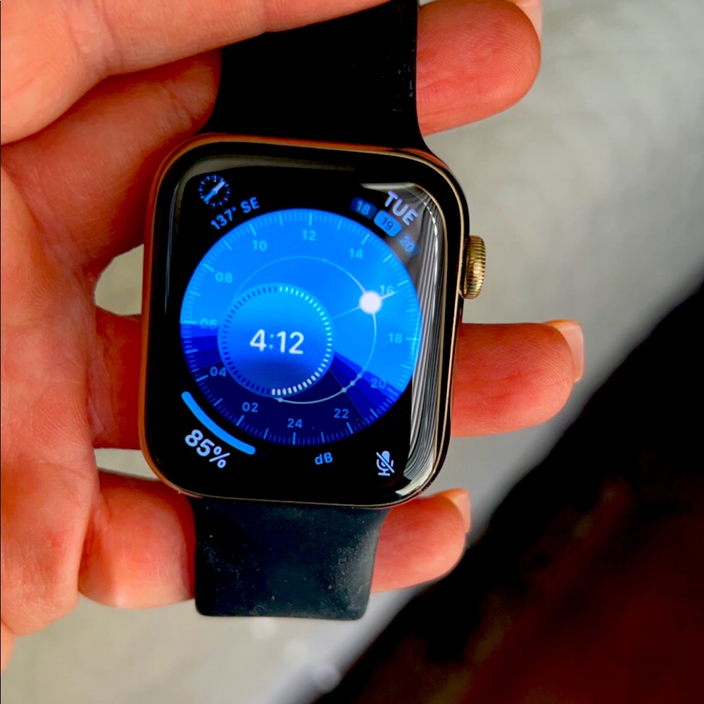 Apple watch series 6- 44mm stainless steel. GPS.